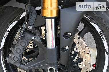 Спортбайк Yamaha R1 2014 в 