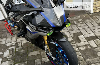 Спортбайк Yamaha R1 2017 в 