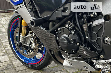 Спортбайк Yamaha R1 2017 в 