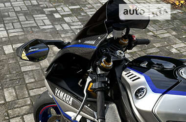 Спортбайк Yamaha R1 2017 в 