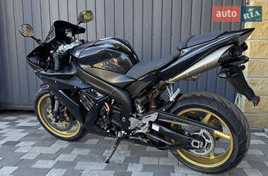 Спортбайк Yamaha R1 2004 в 