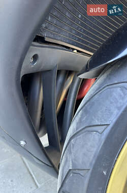 Спортбайк Yamaha R1 2004 в 