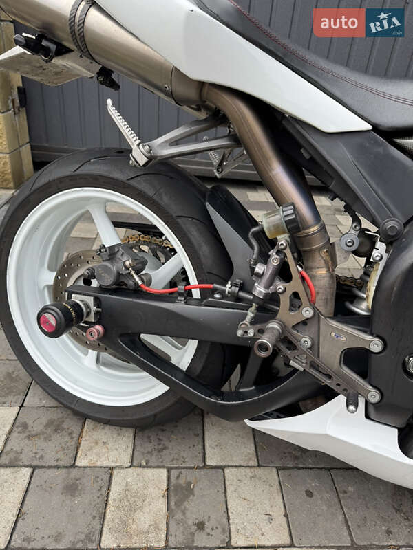 Спортбайк Yamaha R1 2004 в Новомосковске фото 7 Спортбайк Yamaha R1 2004 в Новомосковске