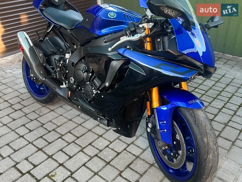 Yamaha R1 2019