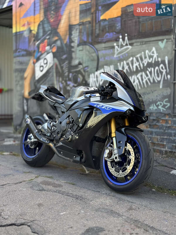 Yamaha R1M 2017