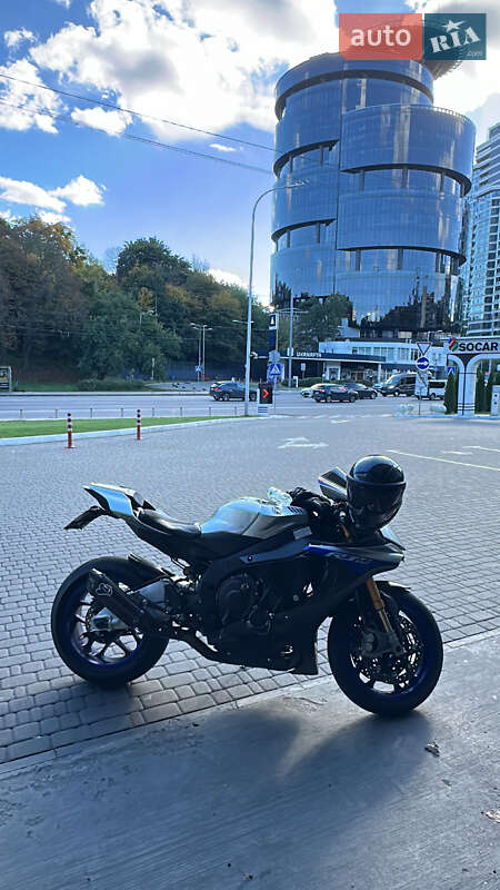 Спортбайк Yamaha R1M 2018 в Киеве