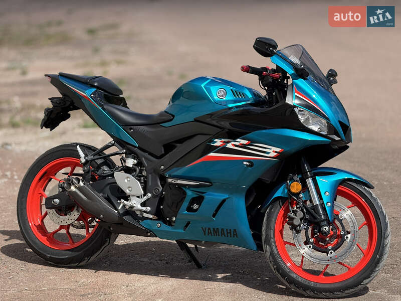 Yamaha R3 2018