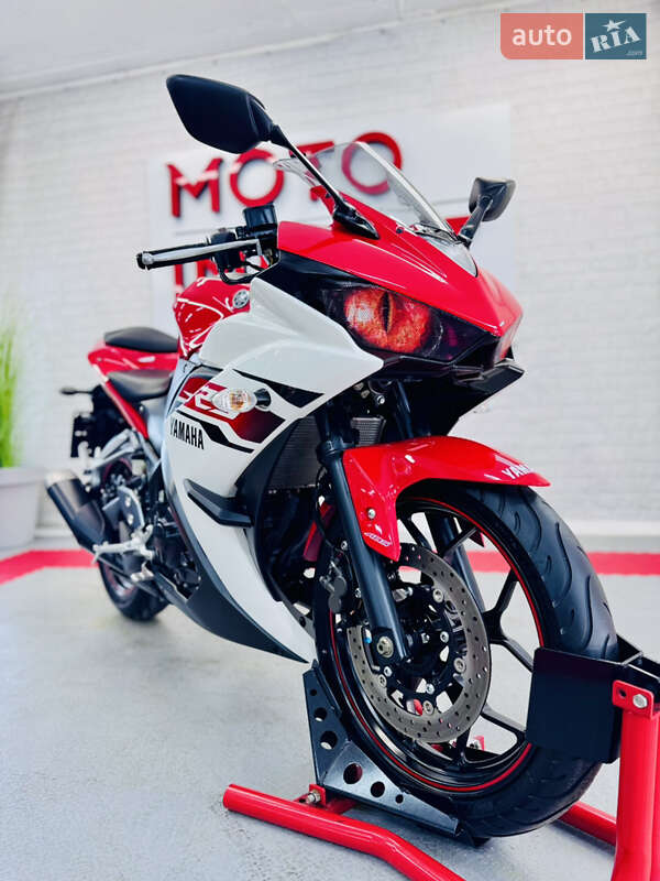 Спортбайк Yamaha R3 2015 в 