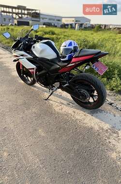 Спортбайк Yamaha R3 2016 в 
