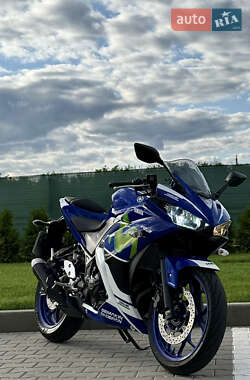 Спортбайк Yamaha R3 2015 в 