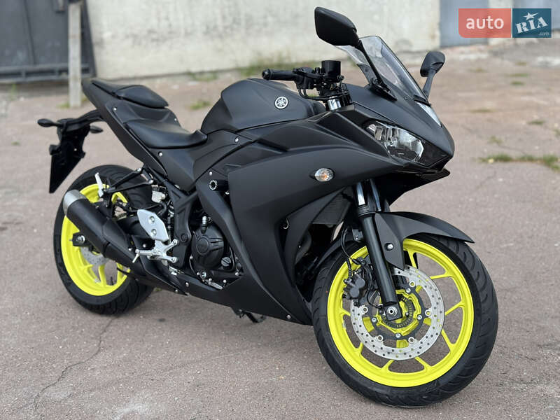 Yamaha R3 2018