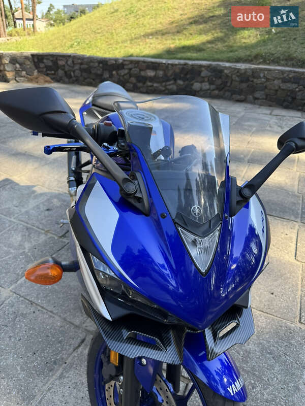 Вантажні моторолери, мотоцикли, скутери, мопеди Yamaha R3 2015 в Лебедині
