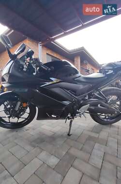 Спортбайк Yamaha R3 2023 в 