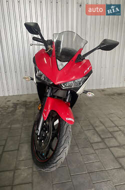 Спортбайк Yamaha R3 2015 в 