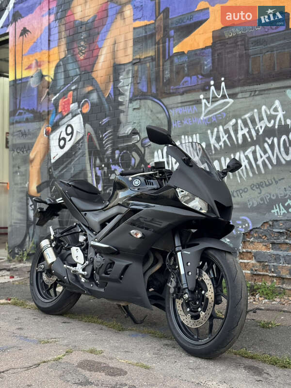 Yamaha R3 2020