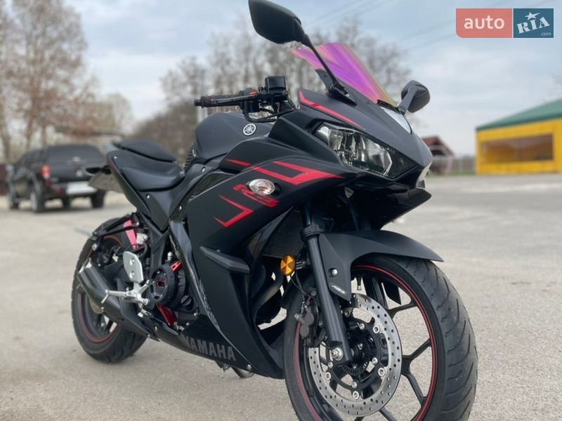 Yamaha R3 2017