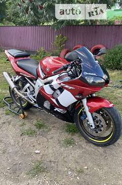 Спортбайк Yamaha R6 2000 в Теофиполе