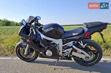 Спортбайк Yamaha R6 2000 в 