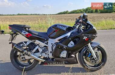 Спортбайк Yamaha R6 2000 в 