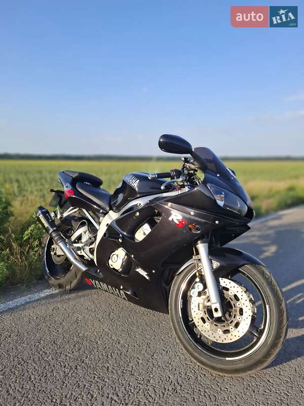 Спортбайк Yamaha R6 2000 в 