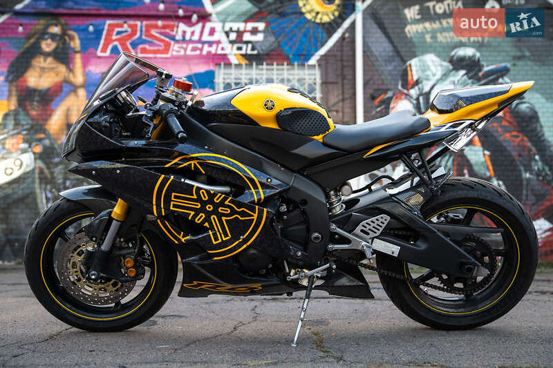 Спортбайк Yamaha R6 2006 в Киеве