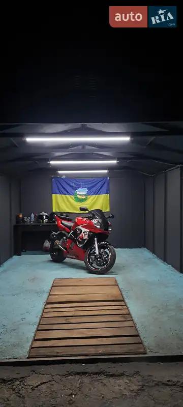 Yamaha R6 2001