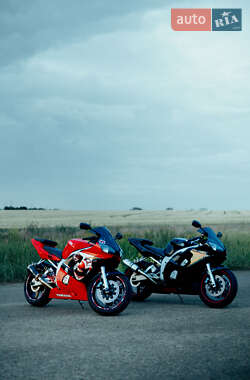 Спортбайк Yamaha R6 2001 в 