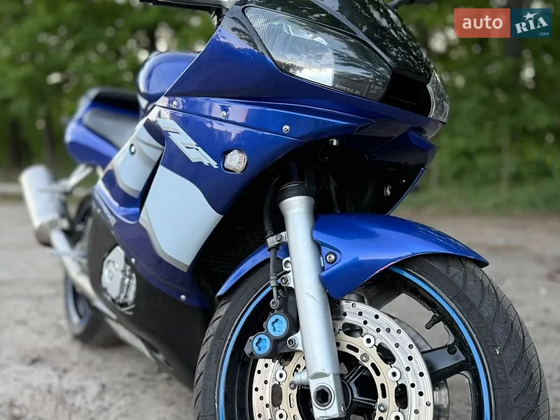 Yamaha R6 2000