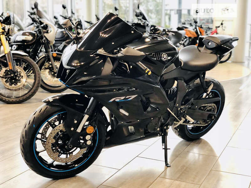 Yamaha R7 2022