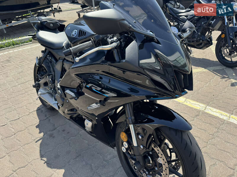 Yamaha R7 2023