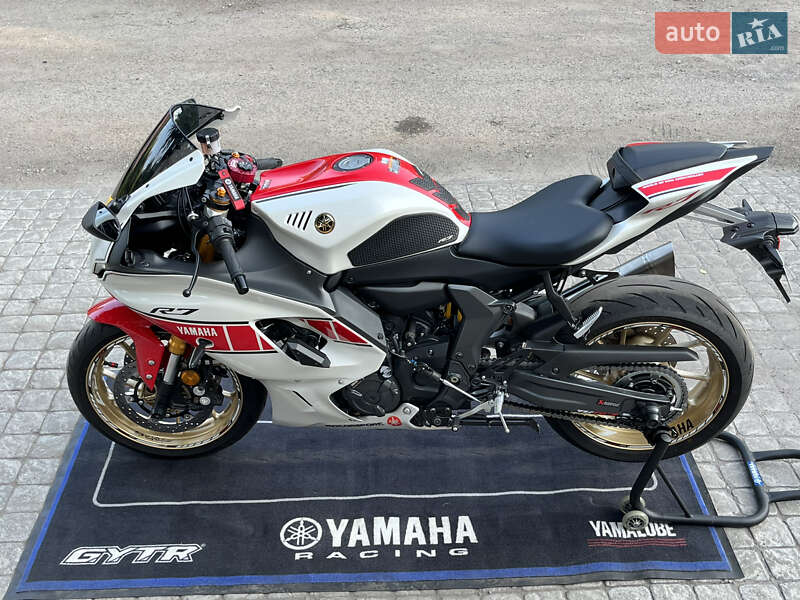Спортбайк Yamaha R7 2023 в Дніпрі