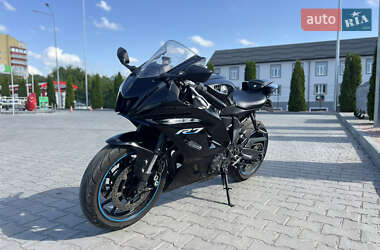 Спортбайк Yamaha R7 2022 в 