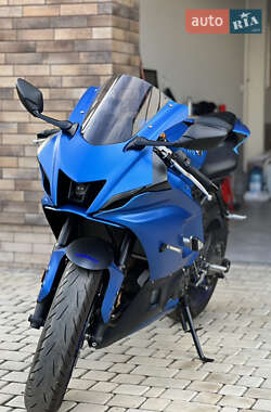 Спортбайк Yamaha R7 2022 в 