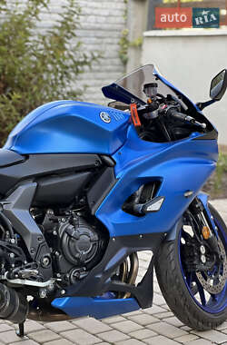 Спортбайк Yamaha R7 2022 в 
