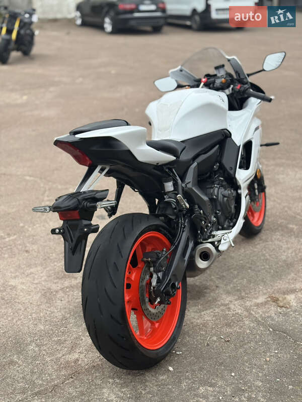Мотоцикл Спорт-туризм Yamaha R7 2022 в Сновске