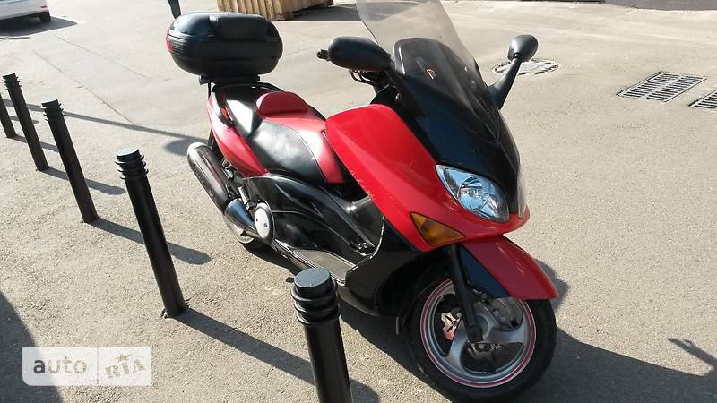 Макси-скутер Yamaha T-MAX 2001 в 