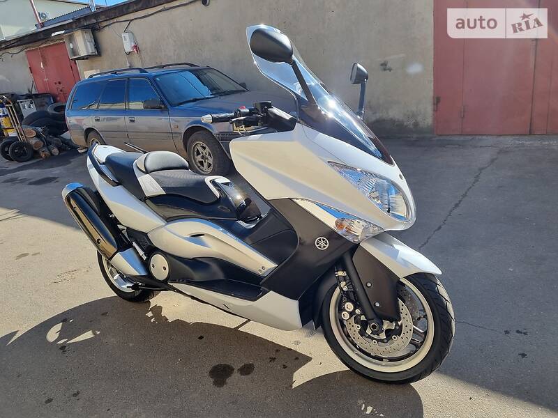 Yamaha T-MAX White Max
