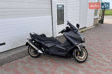 Макси-скутер Yamaha T-MAX 2016 в 