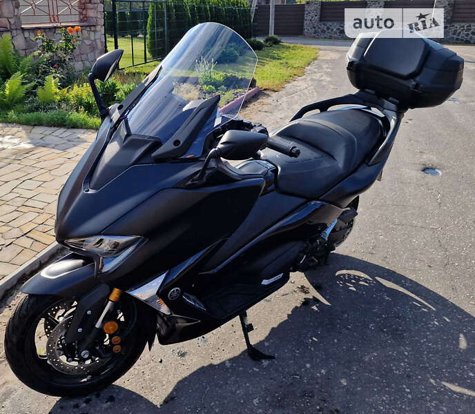 Yamaha T-MAX 2019