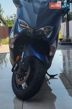 Макси-скутер Yamaha T-MAX 2019 в 