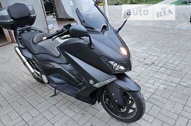 Макси-скутер Yamaha T-MAX 2013 в 