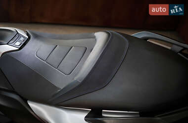 Максі-скутер Yamaha T-MAX 2017 в 