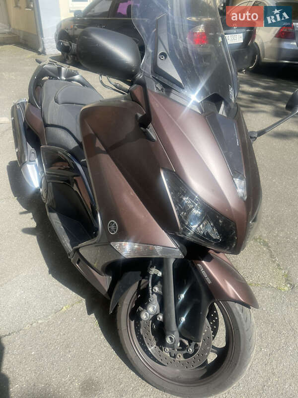 Yamaha T-MAX 2015