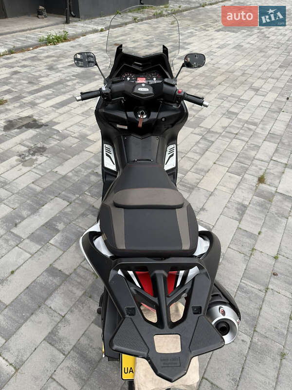 Макси-скутер Yamaha T-MAX 2014 в Ахтырке