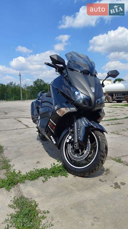 Yamaha T-MAX 2014
