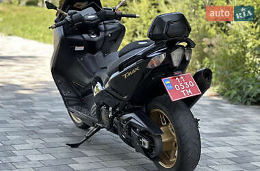 Макси-скутер Yamaha T-MAX 2013 в 