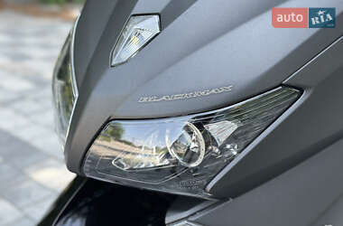 Макси-скутер Yamaha T-MAX 2013 в 