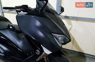 Макси-скутер Yamaha T-MAX 2018 в 