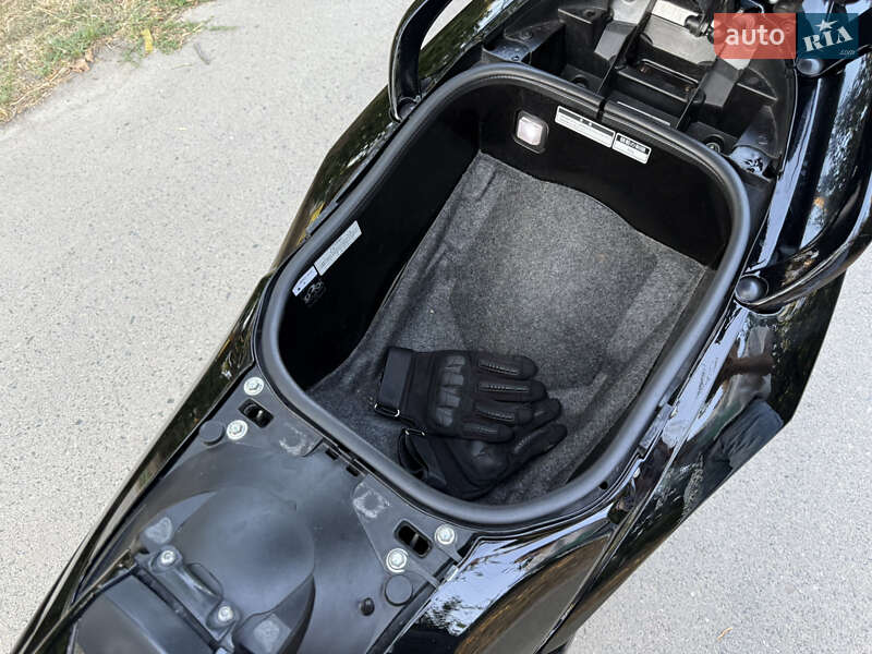 Максі-скутер Yamaha T-MAX 2011 в Одесі фото 43 Максі-скутер Yamaha T-MAX 2011 в Одесі