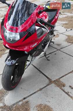 Спортбайк Yamaha Thunder 2000 в 